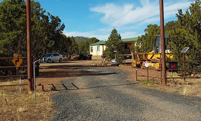 Springerville House | Relaxing simple 2 bedroom 2 bathroom split wing home, your home away from home.
