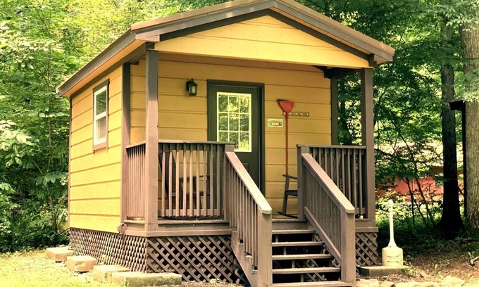 Valley Head Cabin | Relaxing Tiny Cabin with Outdoor Fire Ring in West Virginia