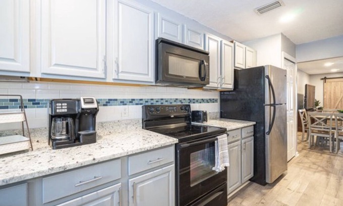 Lake Lorraine House | Relaxing Townhome near the beach