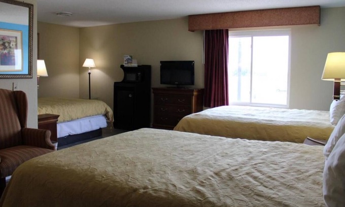 Mount Vernon House | Relaxing Vacation! 2 Great Units Near Riverbend Park, Free Breakfast & Parking