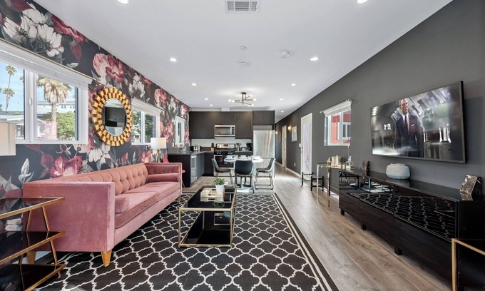Hollywood Hotel | Remodeled 2BDR in Heart of Hollywood w/Courtyard | Art Deco by AvantStay
