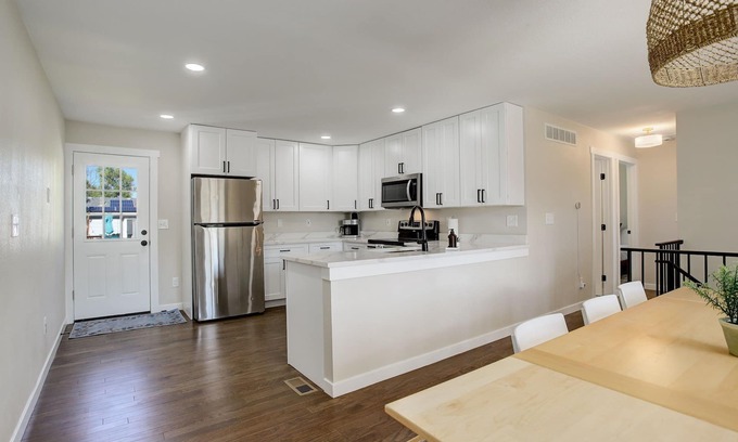 Northwest Arvada House | Remodeled 4 bedroom*Hot Tub* Pool Table