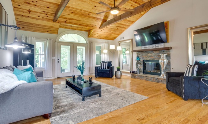 Buford House | Remodeled Family Home ~ 2 Mi to Lake Lanier!