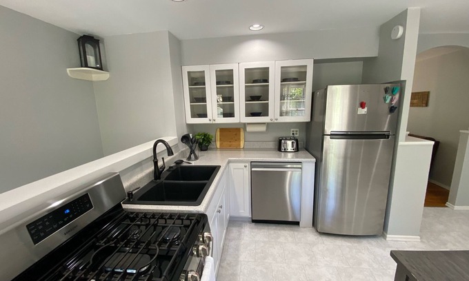 Columbia House | Remodeled Home - Near Faurot Field!