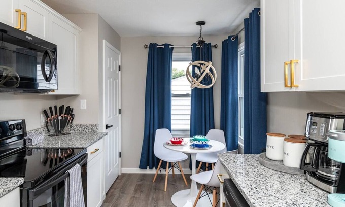 Dayton House | Remodeled-Pet friendly-5 min to WPAFB and Downtown