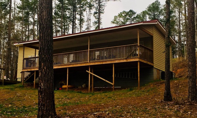 Milledgeville Cabin | Remote Lake Sinclair cove DISCOUNTED summer rates!