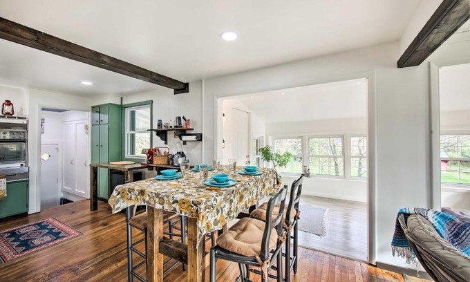 Dauberville House | Remote Pennsylvania Cabin with Private Hot Tub