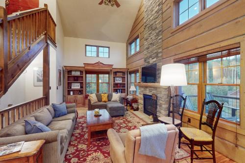 Rendezvous House | Rendezvous Royalty