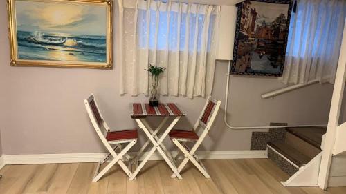 Richmond Hill Villa | Renovated 2 Queen Beds Unit with Private Kitchen and Bathroom Near Yonge Street Basement