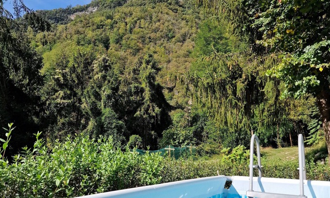 Gallicano House | Renovated Barn Apartment, Private Pool, Amazing Walking Routes, Near Restaurant