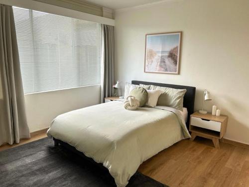St. Kilda East Apartment | Renovated Cosy Stay Near CBD & StKilda with Pool & Sauna