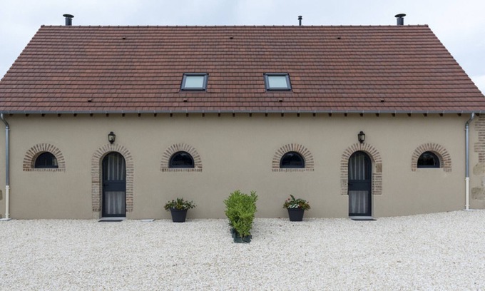 Chapeau Cottage | Renovated cottage with terrace, wood stove and Wifi in Chapeau