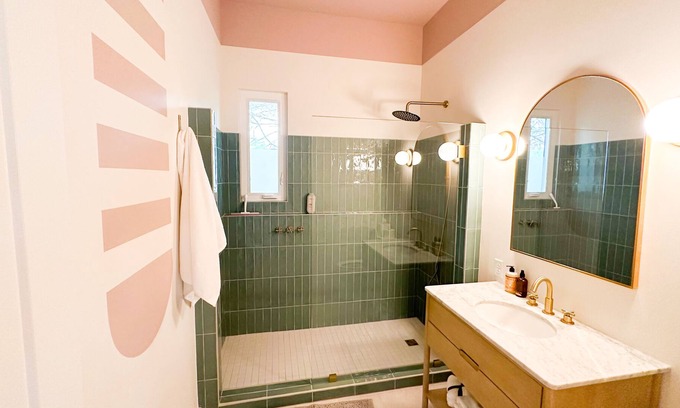 Beacon House | Renovated Downtown House