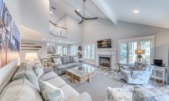 Beach Lagoon Condo | Renovated spring 2019, villa with shared outdoor pool - just 400' from ocean