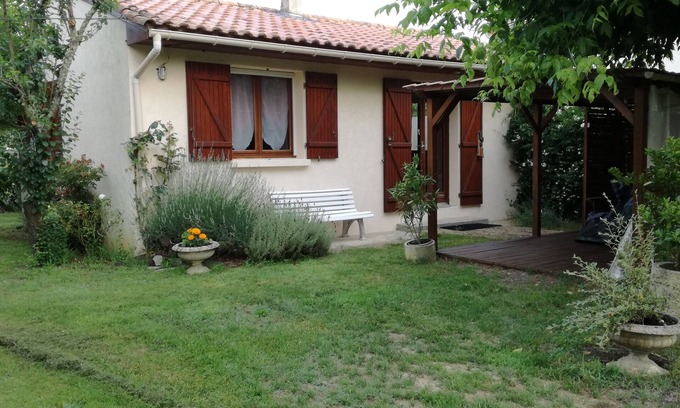 Naujac-Sur-Mer House | Rental Maisonette 4 Kms From The Ocean (Furnished tourist accommodation 1 *)