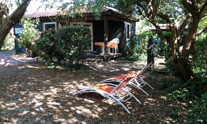Mimizan Ski Chalet | Rentals close to shops with enclosed garden for families or others.