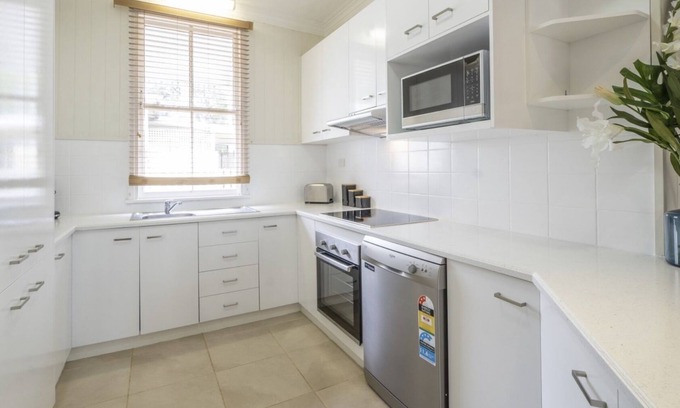 South Toowoomba House | “Renwick”an Entertainers Delight🥂+ stroll to the city. FREE WIFI and parking.