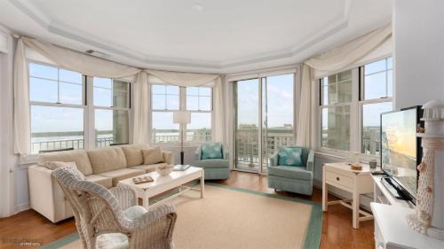 Diamond Beach Apartment | Residence 703 At The Grand