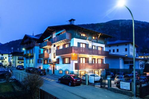 Pinzolo Apartment | Residence Alpen Casavacanze