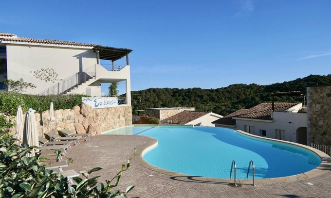 Baja Sardinia Apartment | Residence con piscina a 4 km da Baja Sardinia
