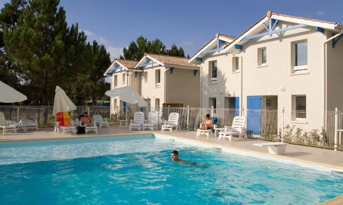 Le Verdon-sur-Mer Apartment | Residence domaine du phare swimming pool playground and wifi duplex house 2 bedrooms
