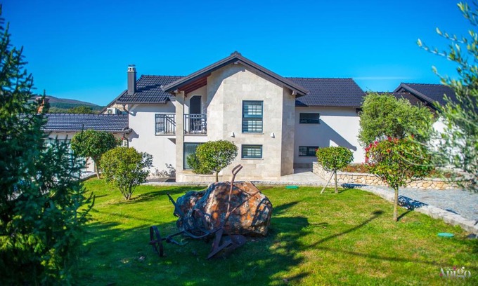 Siroki Brijeg Villa | Residence Herzegovina