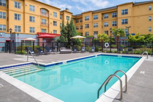 Bridgeton Hotel | Residence Inn by Marriott Portland North