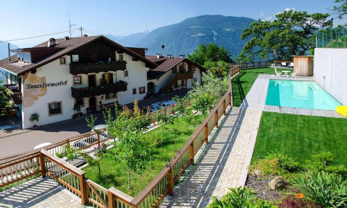 Tirolo Apartment | Residence Innerfarmerhof