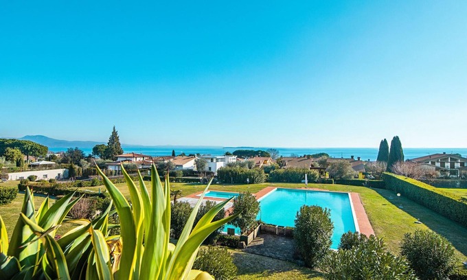 Moniga del Garda Apartment | Residence Moniga Porto 1 08 Apartment by Wonderful Italy