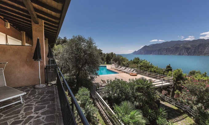 Campagnola House | Residence Parco Lago Di Garda