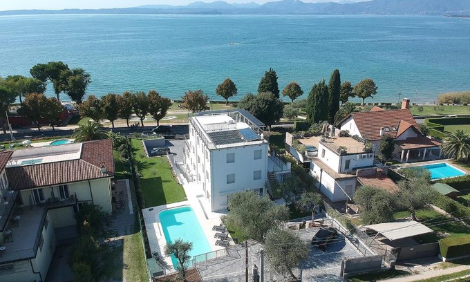 Cisano Apartment | Residence VILLA ADRIANA