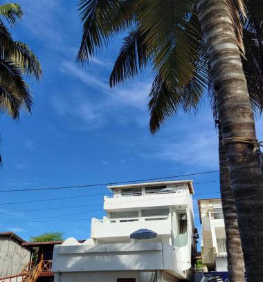 Los Pinos Apartment | Residencia Madona del Mar - Casa Frente al Mar con Piscina