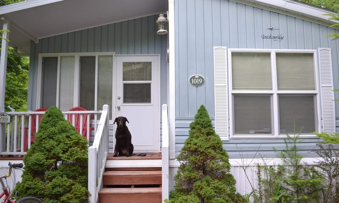 South Casco Cottage | Resort cottage in Point Sebago resort