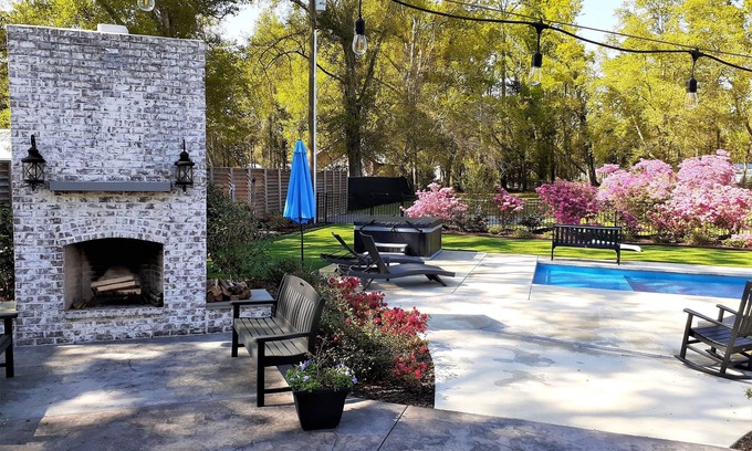 Foley House | Resort Feel Home, Private Pool,Spa,Hammocks. Beach,OWA,Wharf-15min, 5 BedRms