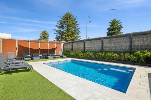 Torquay House | Resort Living on Tempest