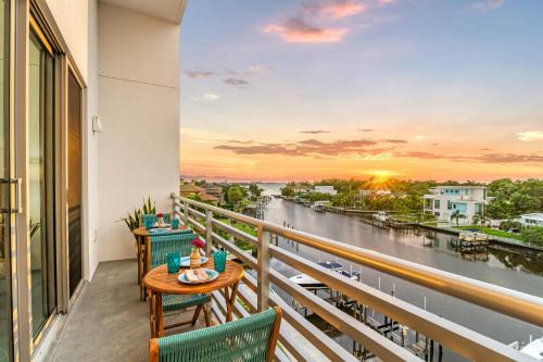 Central Sarasota House | Resort Pool & Spa, Fitness Center, Pet Friendly, Waterfront Condo in Downtown!