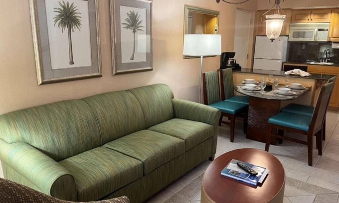 Palm Beach Shores Resort | Rest in the Sun of Palm Beach Shores