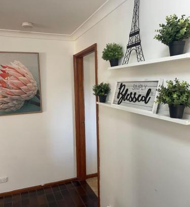 Lake Albert House | Rest, Relax and Recoup