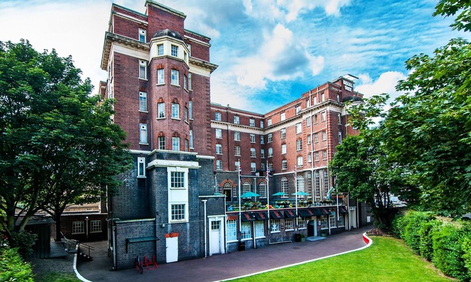 Elephant and Castle Hotel | Rest Up London - Hostel