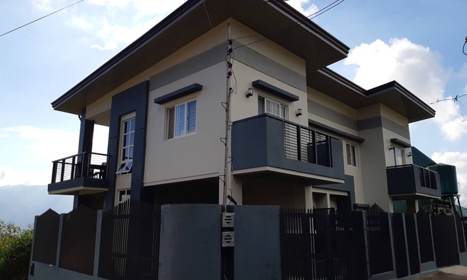 Baguio Apartment | Restful 3BR Hillside Duplex