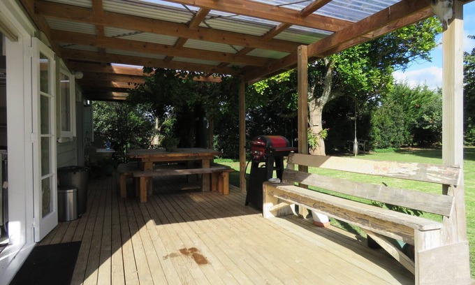 Kaitaia House | Restie Bungalow