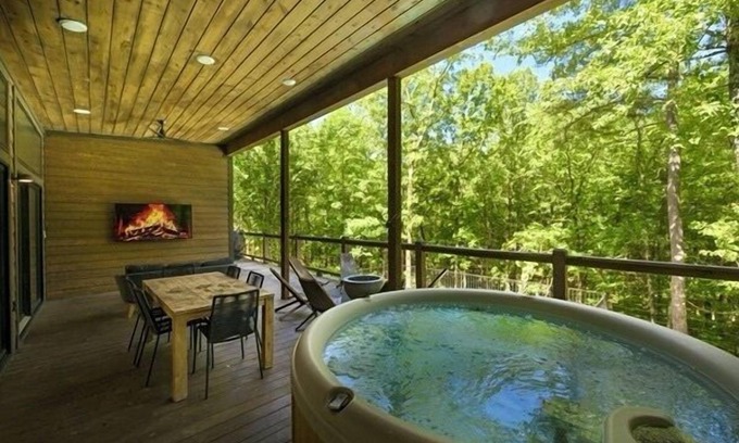 Broken Bow Cabin | Retreat at Rincon: Heated Pool | Pickleball Court