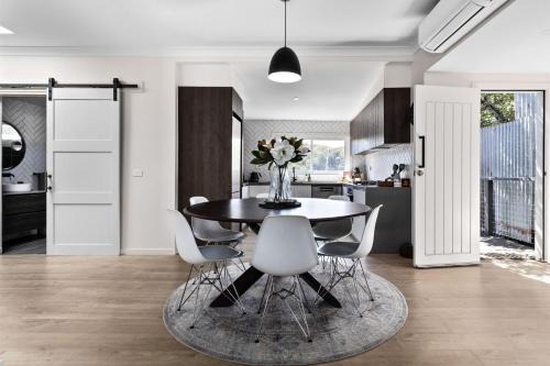 Hepburn Springs House | Retreat on Church