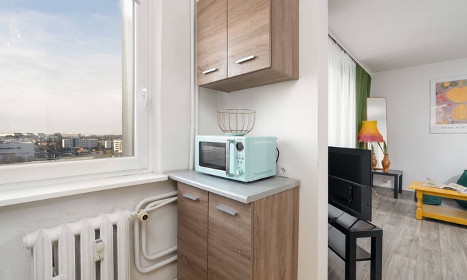 Stare Miasto District Apartment | Retro Studio With Balcony by Renters