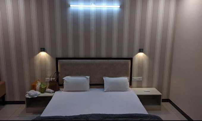 Nathdwara Hotel | Reva Prabhu Sadan