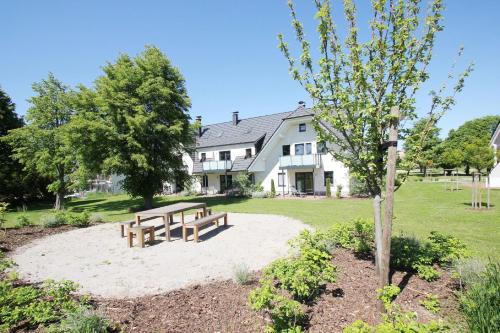 Lobbe Apartment | Rex Rugia FeWo12-6 mit Schwimmbad und Saunanutzung im AHOI-Erlebnisbad Sellin