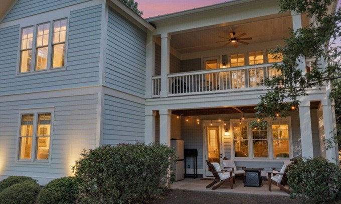 Reynolds Landing Apartment | Reynolds Landing Retreat Games Golf Views