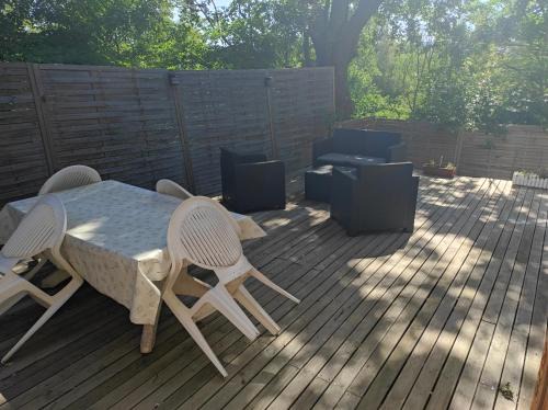 Lurs Apartment | REZ DE CH avec terrasse et parking Appartement 2 ch à Lurs