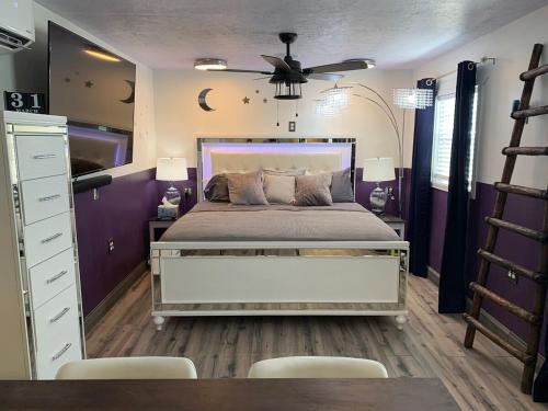Hurricane House | Rhinestone Cowboy
