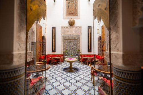 Layoun House | Riad Mazar